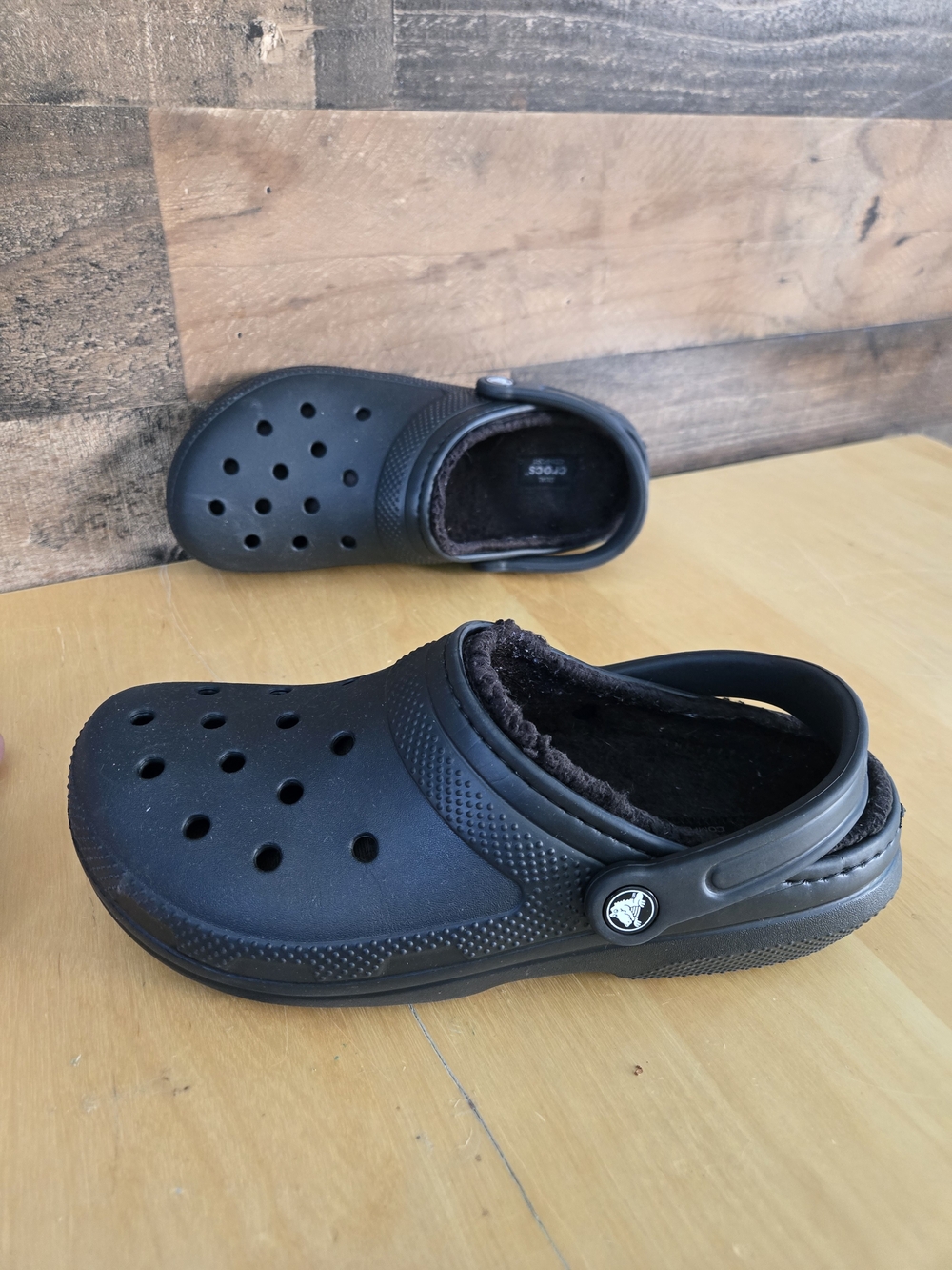 Crocs Dual Comfort Fleece Lined Black Clogs Men’s Size 8, Women's Size 10